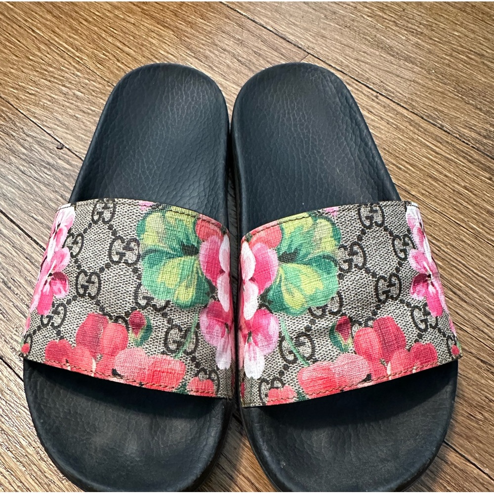Gucci slides